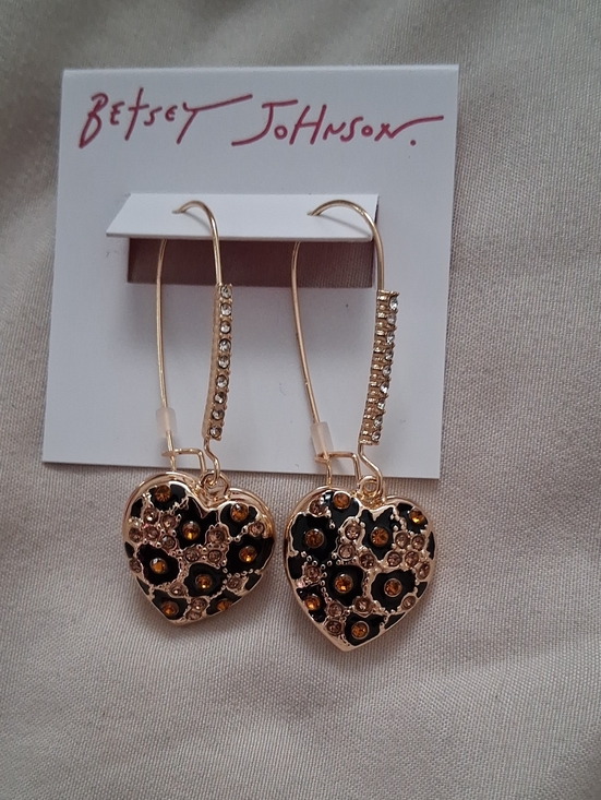 Betsey Johnson Jewelry - Betsey Johnson Gold Heart Dangle Earrings with Black and Amber Accents